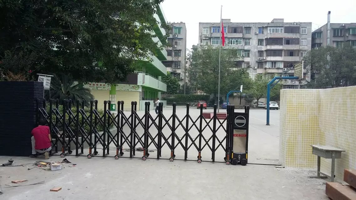 浦江县浦江县深圳市伸缩门